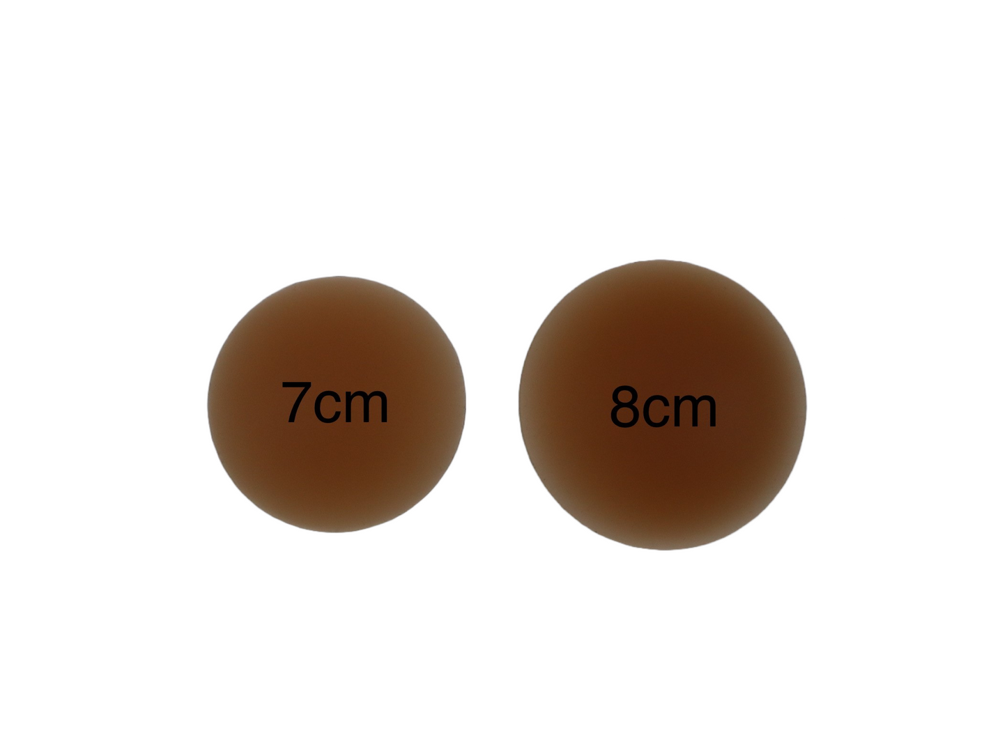 Nipple covers showing size difference between 7cm and 8cm